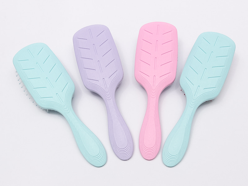 Eco-friendly Plastic Material Detangling Brush
