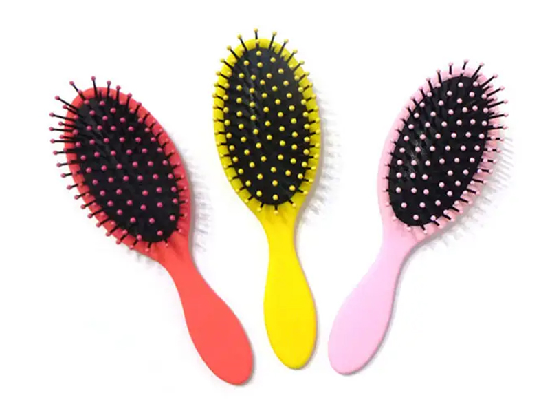 Rubber Coating Detangling Plastic Hair Brush 