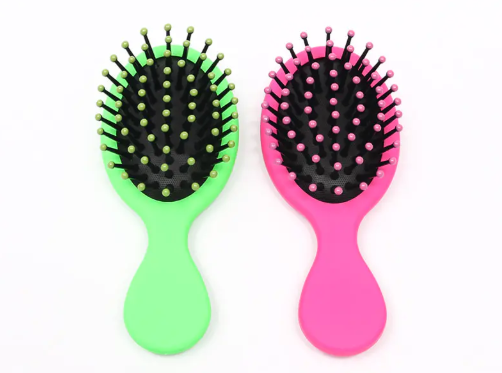 How to Choose Mini Plastic Hair Brush?